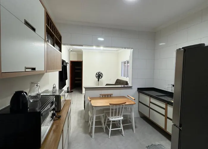 Casa Nova Na Praia Com Piscina - Mongagua